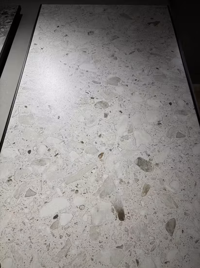 Caratteristica del materiale resistente al calore disponibile dopo